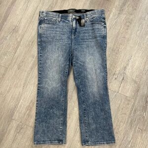 Torrid Light Wash Sky High Cropped Jeans - New - Size 18